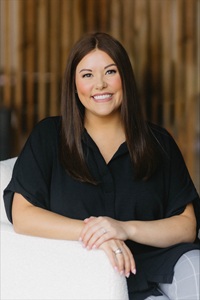 Allison Kennington Headshot